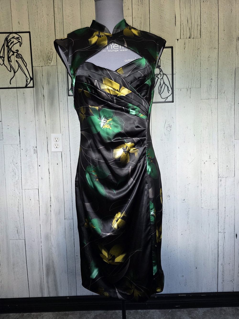 Le Château Floral Satin Sheath Dress | Made in Canada | Size Medium Holiday